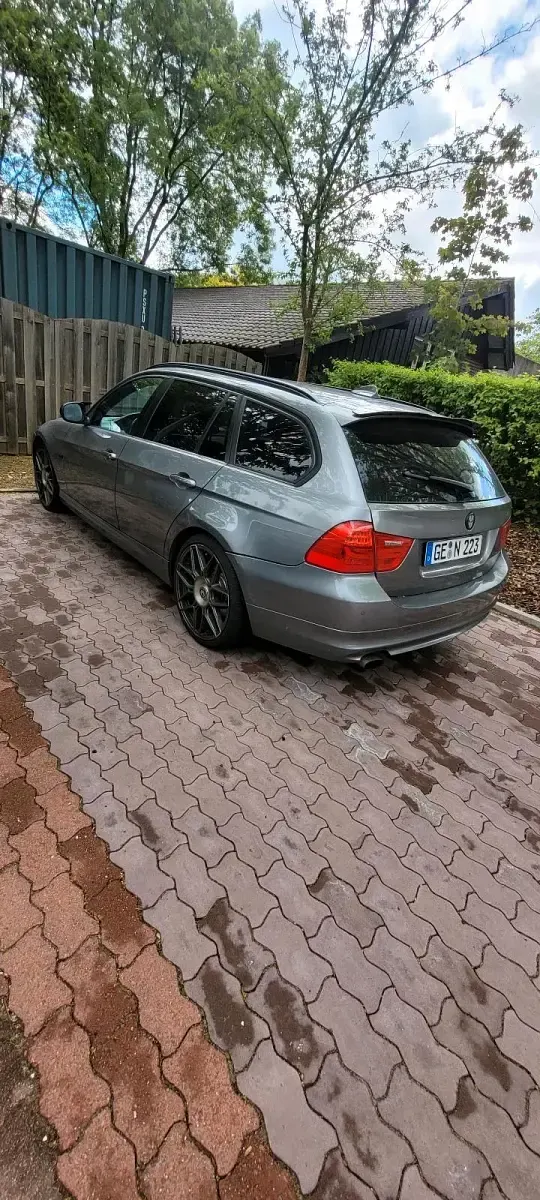 Gebraucht BMW 318 143 PS (105 kW) 2012 Andere farben Kombi