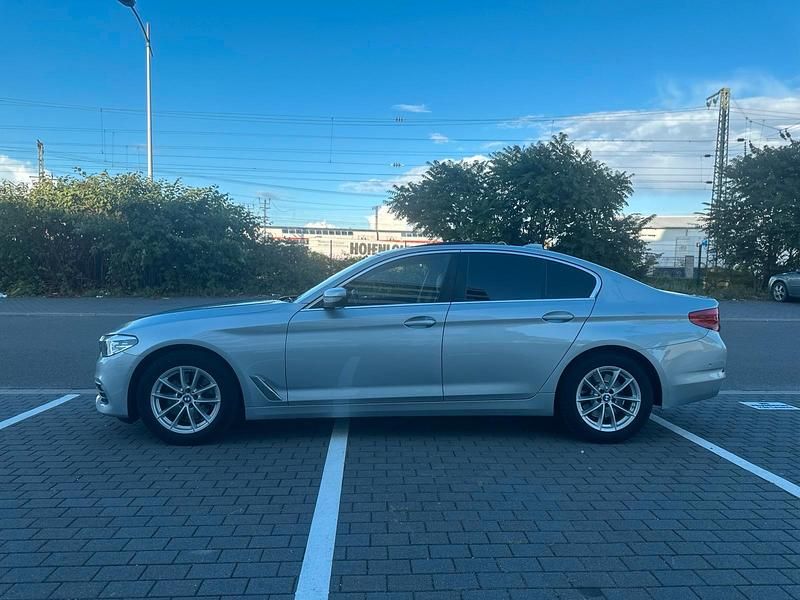 Gebraucht BMW 520 190 PS (139 kW) 2019 Grau Limousine