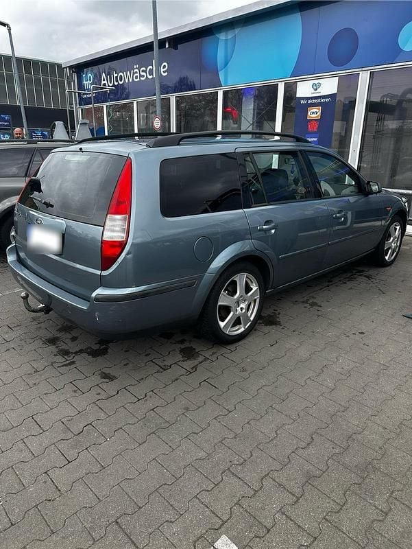 Gebraucht Ford Mondeo Ambiente 145 PS (106 kW) 2003 Blau Kombi