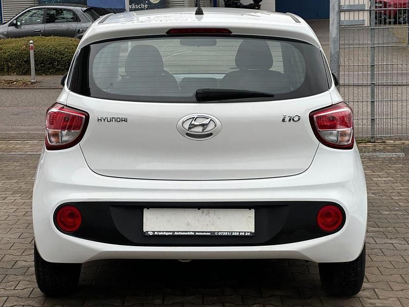 Gebraucht Hyundai i10 67 PS (49 kW) 2019 Weiß Kleinwagen