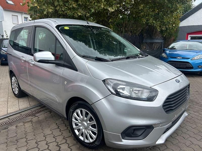 Gebraucht Ford Tourneo Courier Trend 75 PS (55 kW) 2021 Silber Van / Kleinbus