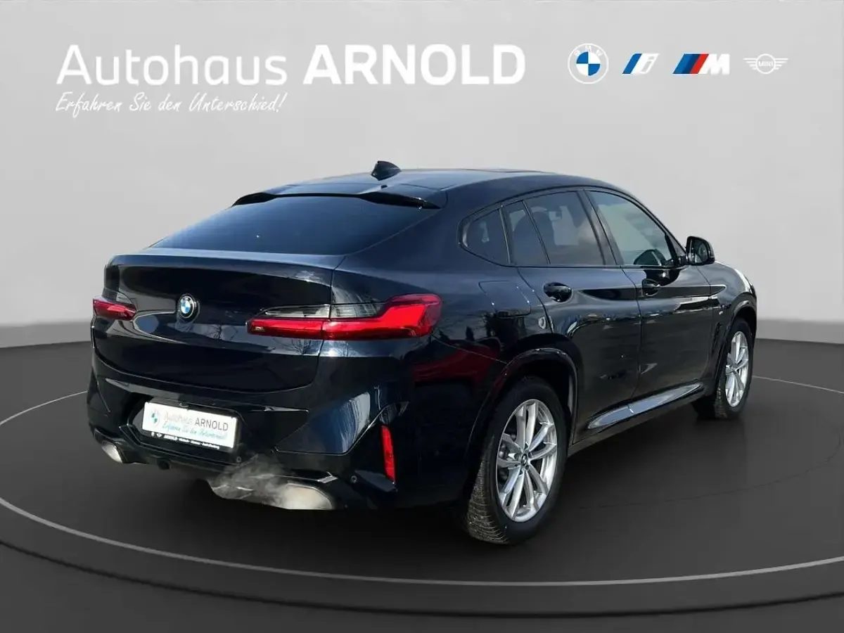Gebraucht BMW X4 M Sport 245 PS (180 kW) 2023 M carbonschwarz SUV