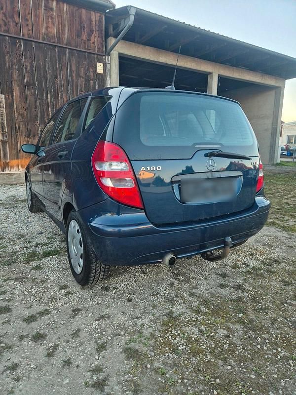 Gebraucht Mercedes A180 115 PS (84 kW) 2005 Blau Kleinwagen