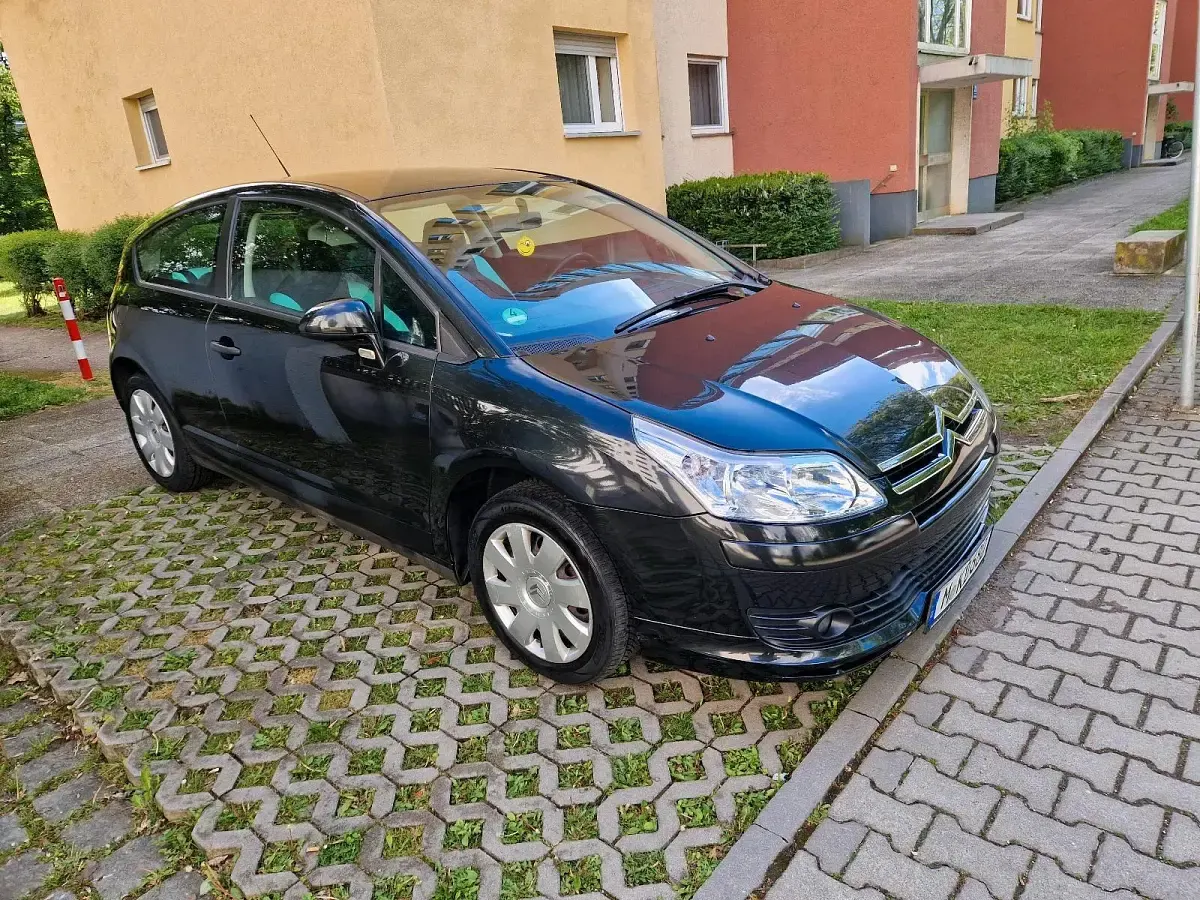 Używany Citroën C4 109 KM (80 kW) 2005 Czarny Coupe