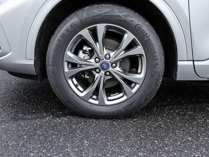 Gebraucht Ford Kuga ST-Line X 224 PS (164 kW) 2022 Solar silver SUV