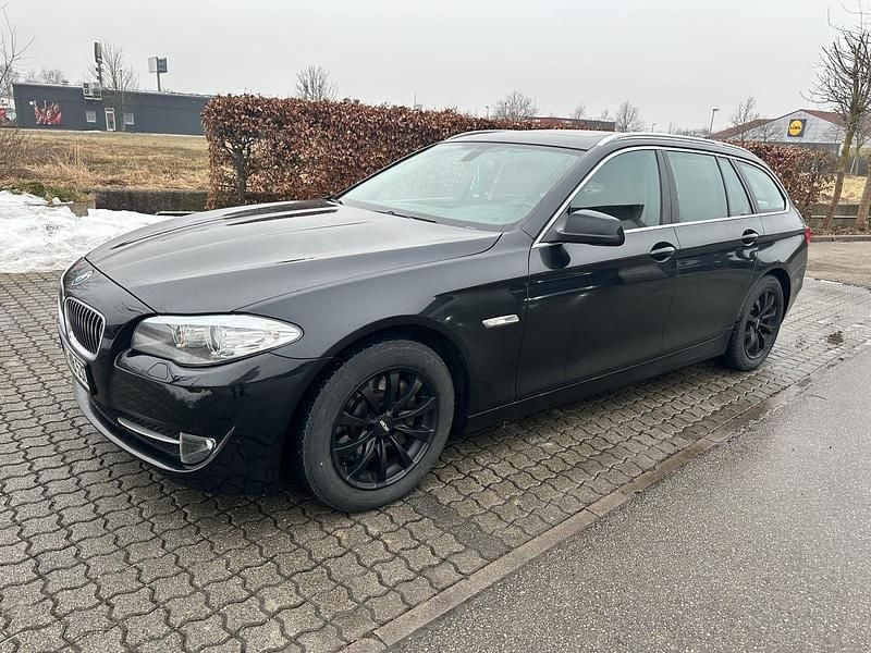 Gebraucht BMW 530 258 PS (189 kW) 2012 Schwarz Kombi