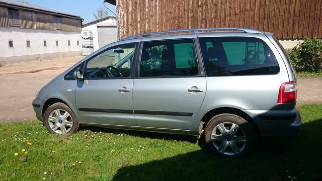 Gebraucht Ford Galaxy Ghia 156 PS (114 kW) 2005 Silber metallic Van / Kleinbus