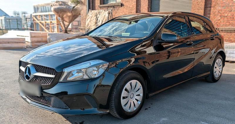 Gebraucht Mercedes A160 102 PS (75 kW) 2016 Schwarz Kleinwagen