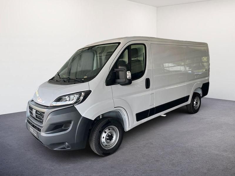 Gebraucht Fiat Ducato 140 PS (102 kW) 2023 549 weiss Van
