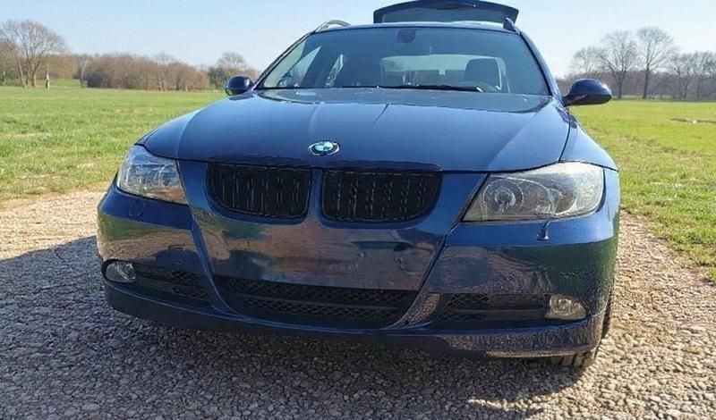 Gebraucht BMW 320 150 PS (110 kW) 2006 Blau Kombi