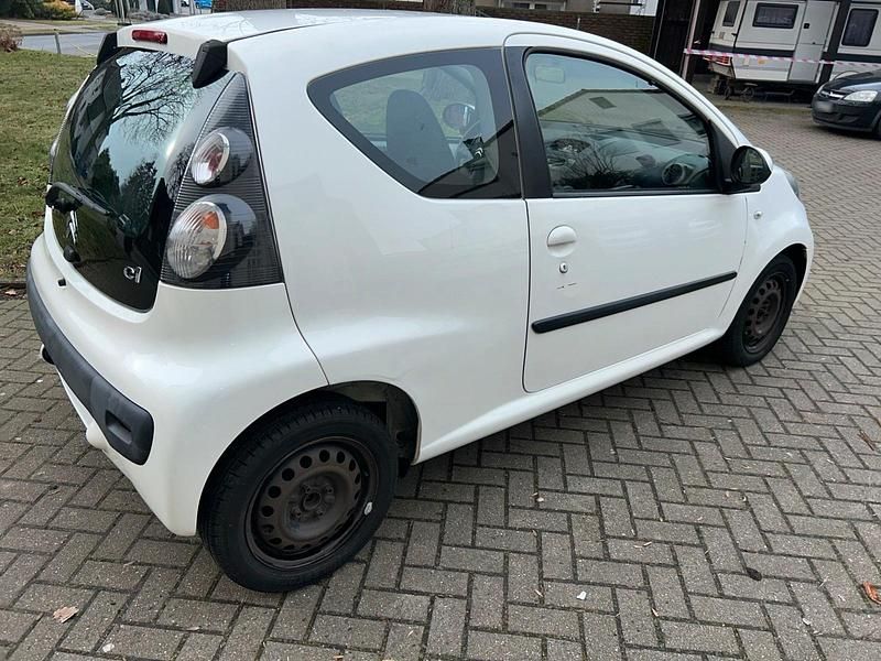 Gebraucht Citroën C1 68 PS (50 kW) 2012 Weiß Kleinwagen