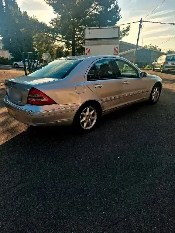 Gebraucht Mercedes C270 Elegance 170 PS (125 kW) 2002 Silber Limousine