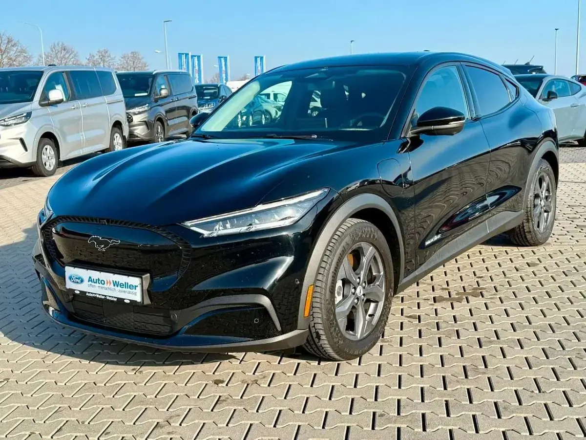 Gebraucht Ford Mustang Mach-E Basis 216 kW (294 PS) 2022 Shadow black SUV