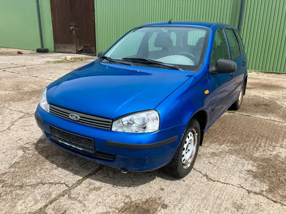 Gebraucht Lada Kalina 90 PS (66 kW) 2009 Blau Kleinwagen