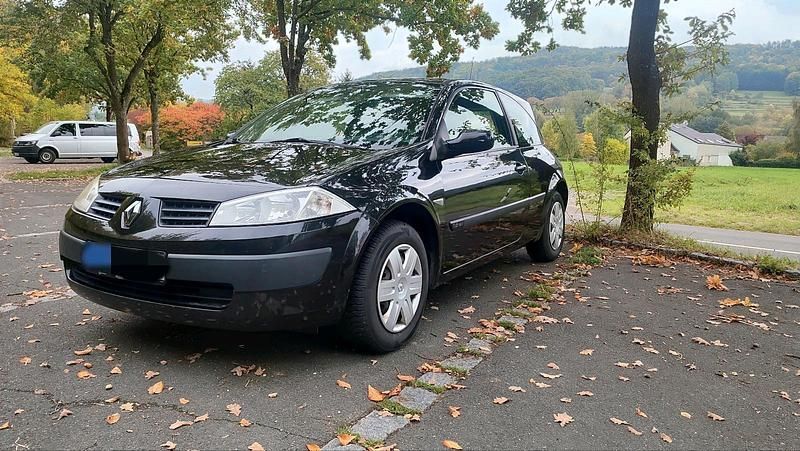 Gebraucht Renault Mégane II 113 PS (83 kW) 2005 Schwarz Kleinwagen