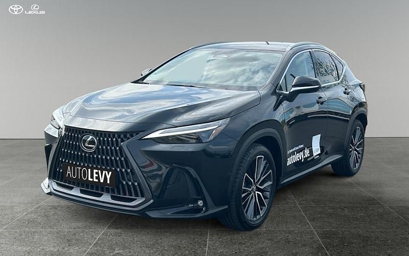 Schwarz Gebraucht 2025 Lexus NX450h+ E-FOUR SUV | 64.990 € (Fairer Preis) - Bild 1/4