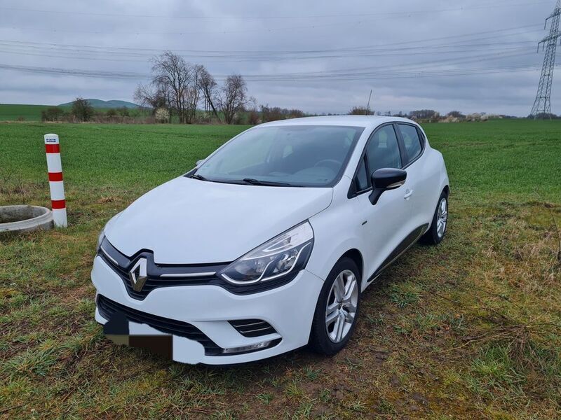 Weiß Gebraucht 2018 Renault Clio IV LIMITED Limousine | 6.300 € (Superpreis) - Bild 1/4