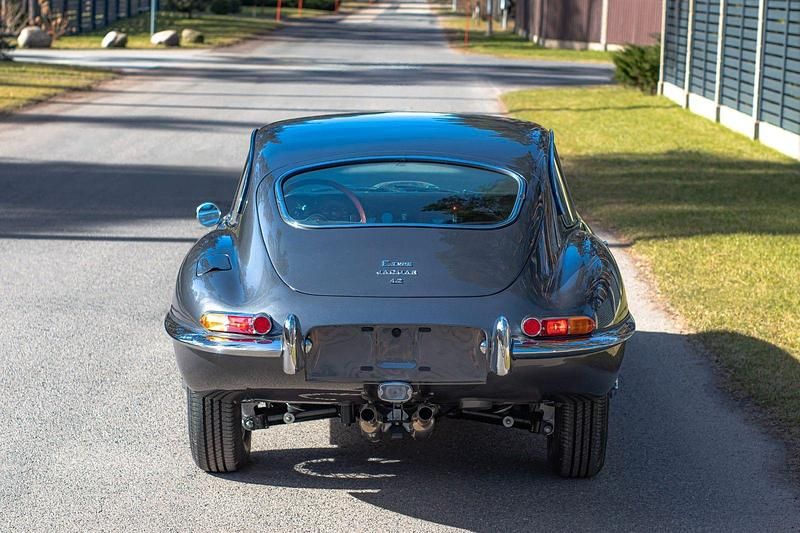 Usata Jaguar E-Type 265 CV (194 kW) 1966 Grigio Coupé