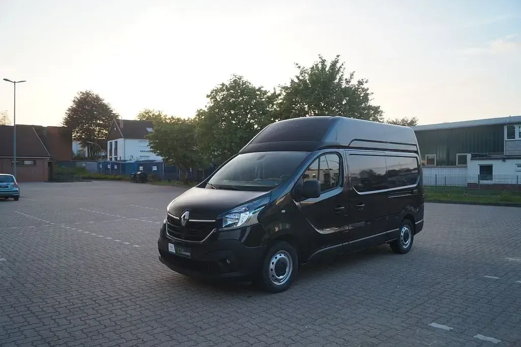 Gebraucht Renault Trafic 145 PS (106 kW) 2021 Schwarz Van / Kleinbus