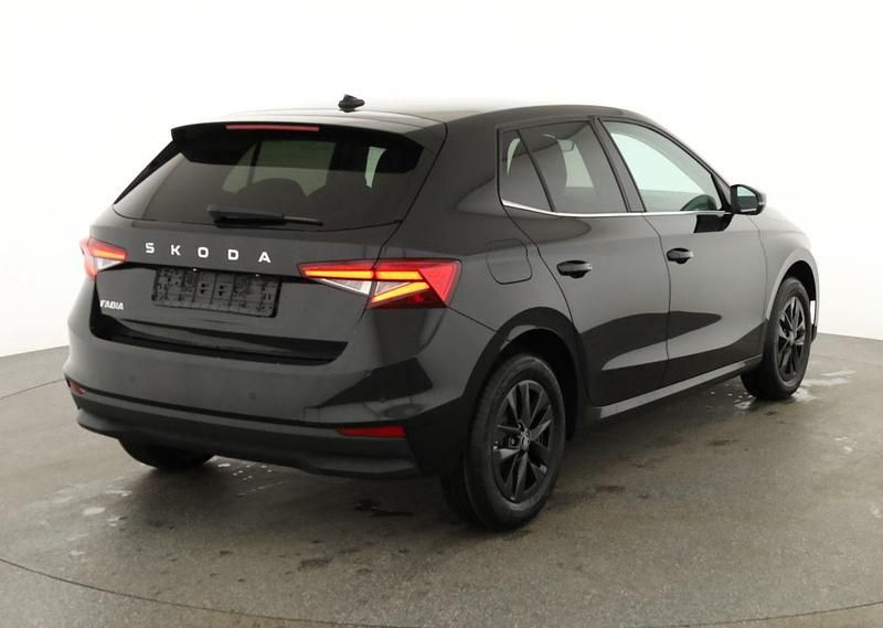 Neu Skoda Fabia Monte Carlo 116 PS (85 kW) 2025 Race blau metallic/ dach black magic perleffekt Kleinwagen