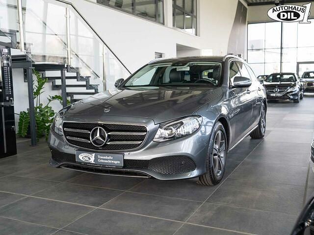 Gebraucht Mercedes E200 Avantgarde 184 PS (135 kW) 2019 Grau (selenitgrau  metalliclack) Kombi