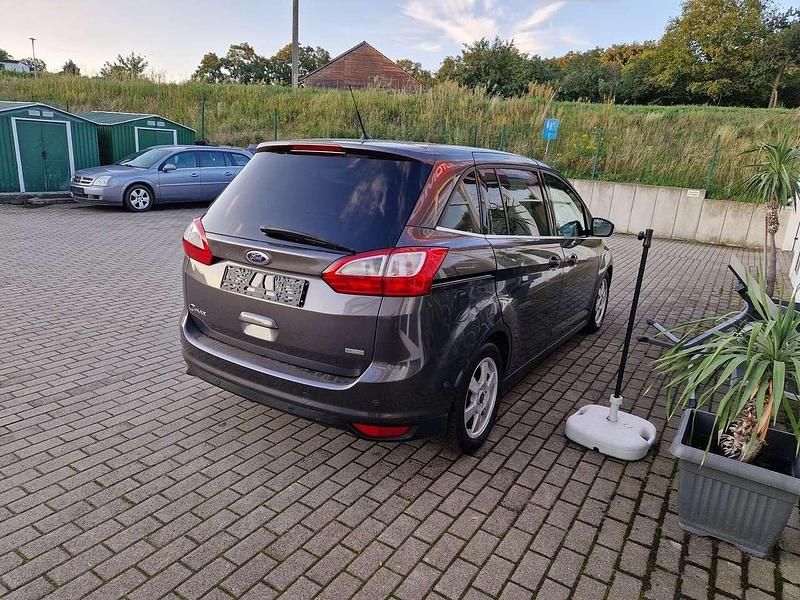 Gebraucht Ford Grand C-Max 125 PS (91 kW) 2017 Braun Van / Kleinbus