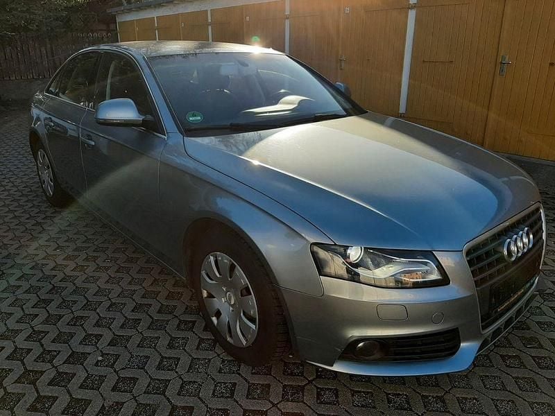 Gebraucht Audi A4 Attraction 160 PS (117 kW) 2008 Grau Limousine
