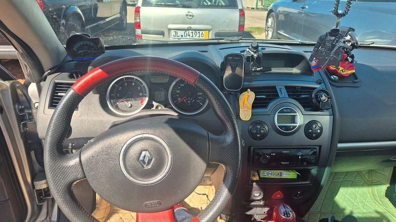 Gebraucht Renault Mégane II Dynamique 135 PS (99 kW) 2006 Silber