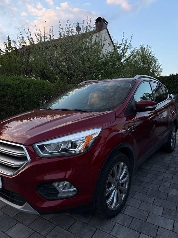 Usado Ford Escape 252 CV (185 kW) 2016 Rojo SUV