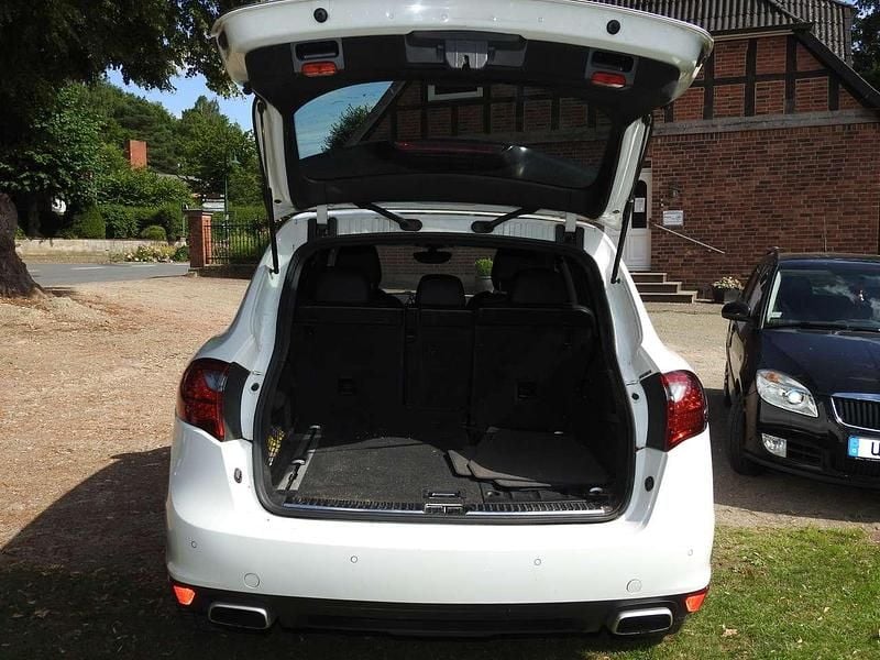 Gebraucht Porsche Cayenne 299 PS (219 kW) 2012 Weiß SUV
