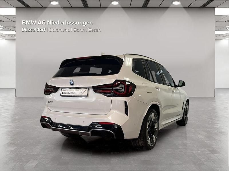 Gebraucht BMW iX3 Impressive 210 kW (286 PS) 2023 Weiß SUV