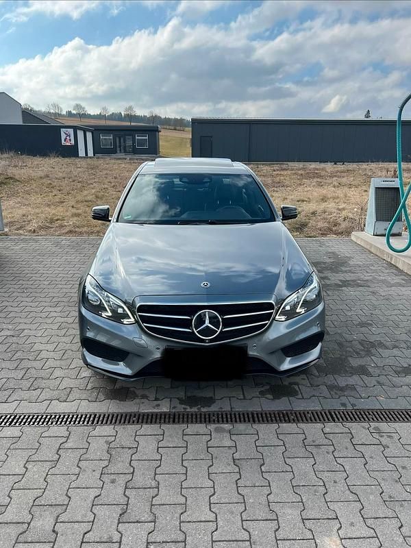 Gebraucht Mercedes E250 204 PS (150 kW) 2016 Grau Limousine