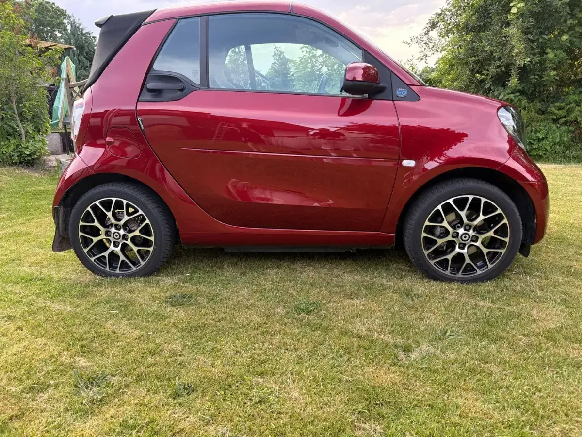 Gebraucht Smart ForTwo Coupé 60 kW (82 PS) 2021 Rot Cabrio