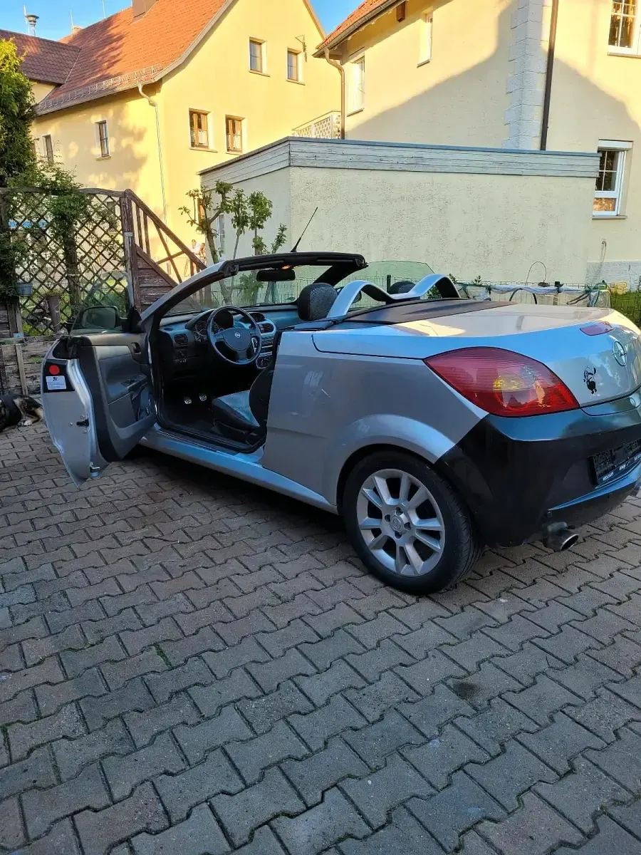 Gebraucht Opel Tigra 90 PS (66 kW) 2006 Silber Cabrio