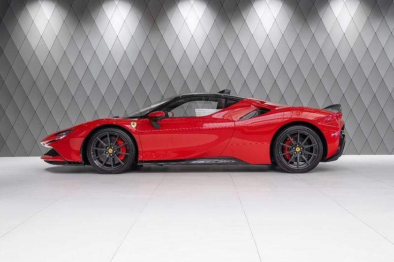 Gebraucht Ferrari SF90 999 PS (734 kW) 2023 Rot Coupé
