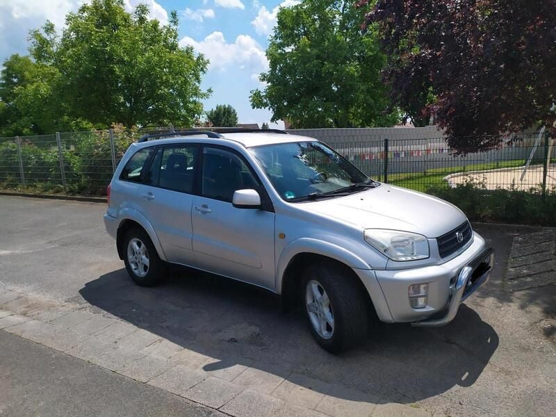 Silber Gebraucht 2002 Toyota RAV4 SUV | 5.100 € (Fairer Preis) - Bild 1/4