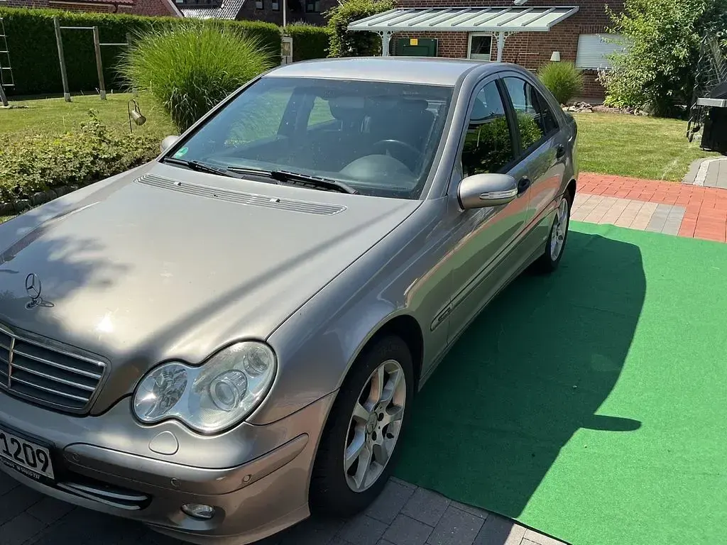 Gebraucht Mercedes C200 122 PS (89 kW) 2004 Silber Limousine