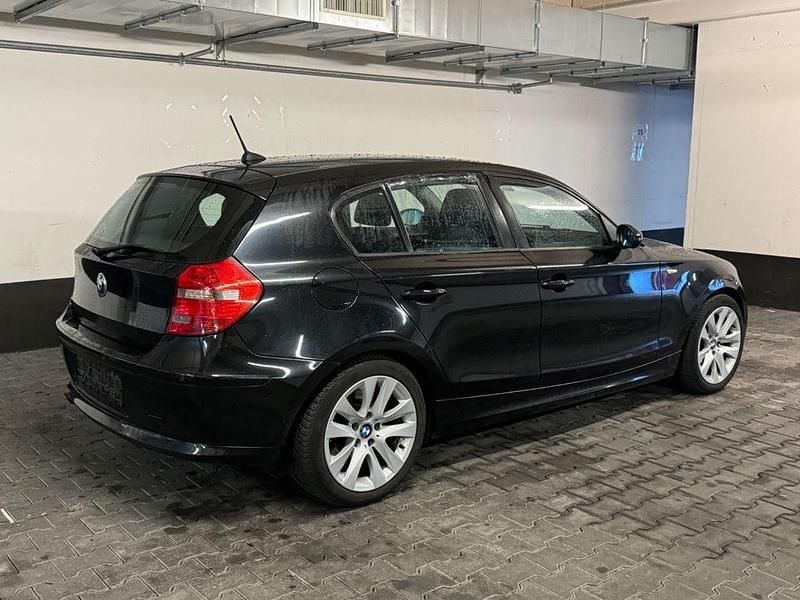 Gebraucht BMW 118 143 PS (105 kW) 2008 Schwarz Kleinwagen