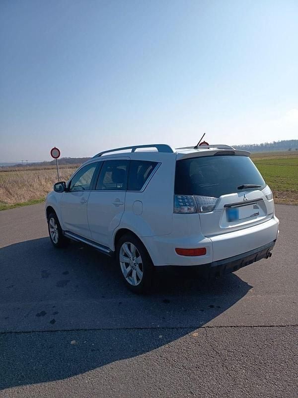Gebraucht Mitsubishi Outlander 147 PS (108 kW) 2010 Weiß SUV