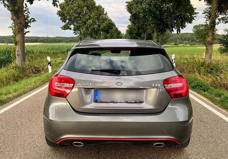Gebraucht Mercedes A220 Urban 170 PS (125 kW) 2014 Grau Limousine