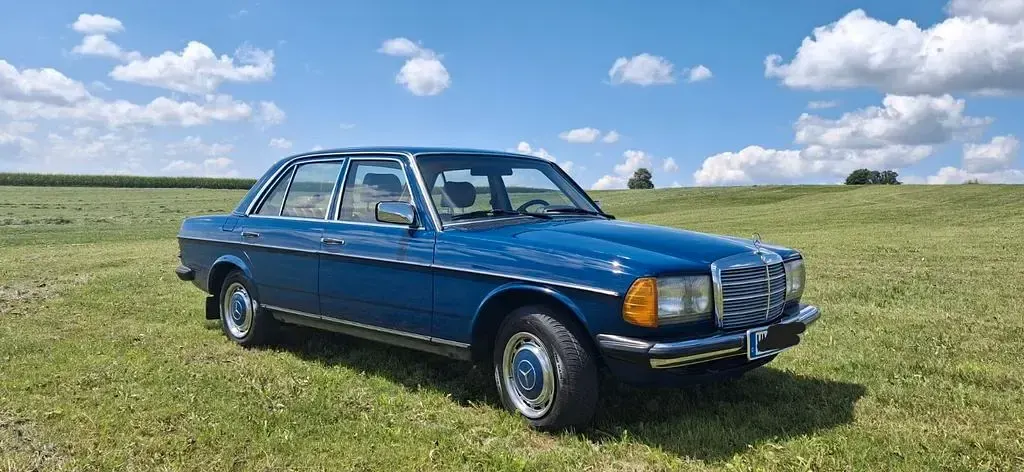 Gebraucht Mercedes 230 136 PS (100 kW) 1984 Blau Limousine