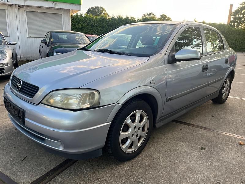 Silber Gebraucht 2001 Opel Astra Selection Limousine | 999 € (Fairer Preis) - Bild 1/4