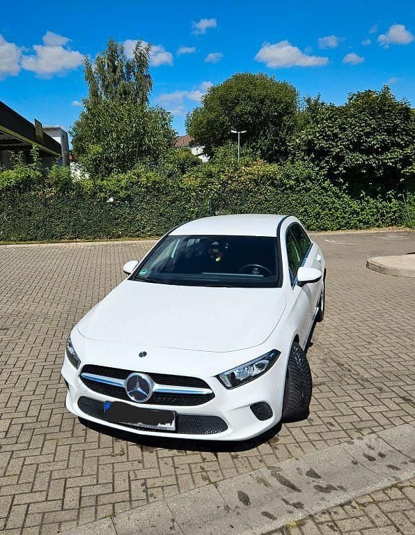 Gebraucht Mercedes A220 190 PS (139 kW) 2019 Weiß Limousine