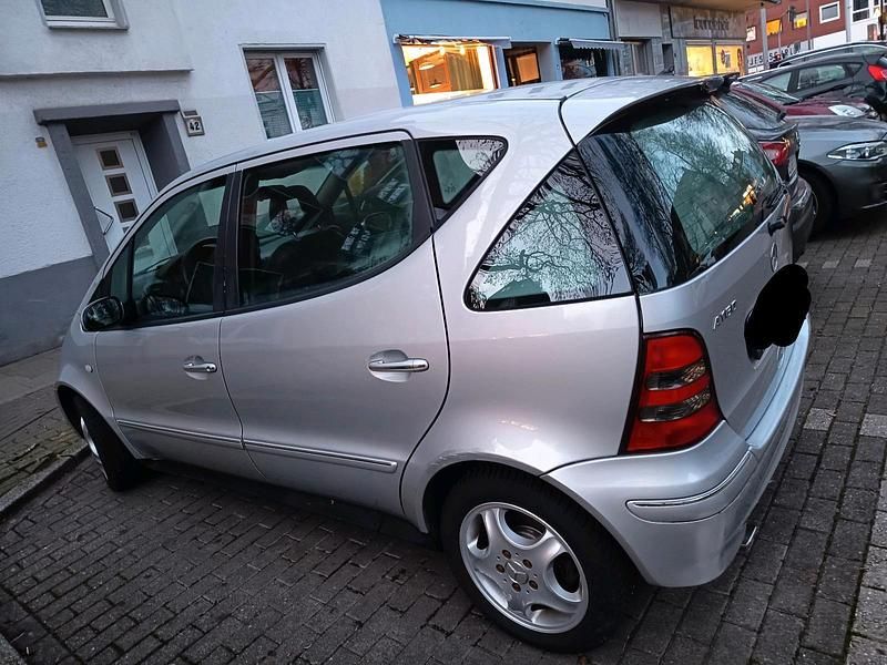 Gebraucht Mercedes A160 102 PS (75 kW) 2001 Silber Limousine