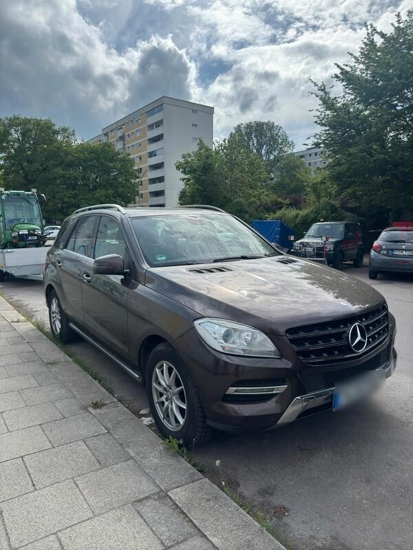 Braun Gebraucht 2014 Mercedes ML350 SUV | 14.000 € (Guter Preis) - Bild 1/4