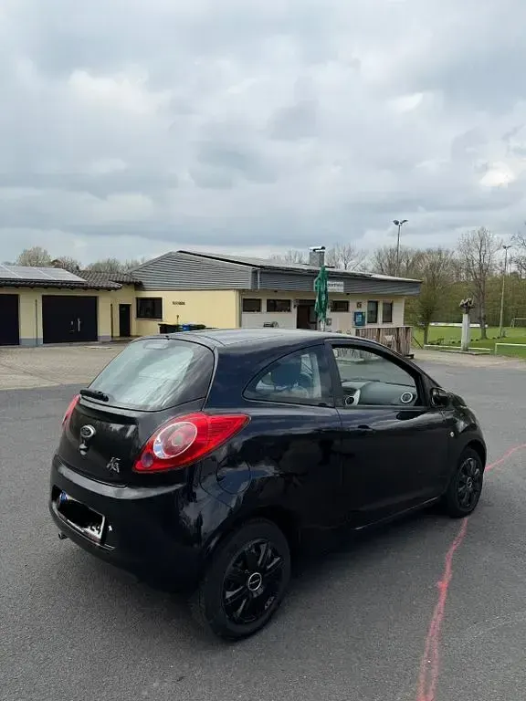 Gebraucht Ford Ka Ambiente 69 PS (50 kW) 2012 Schwarz Kleinwagen