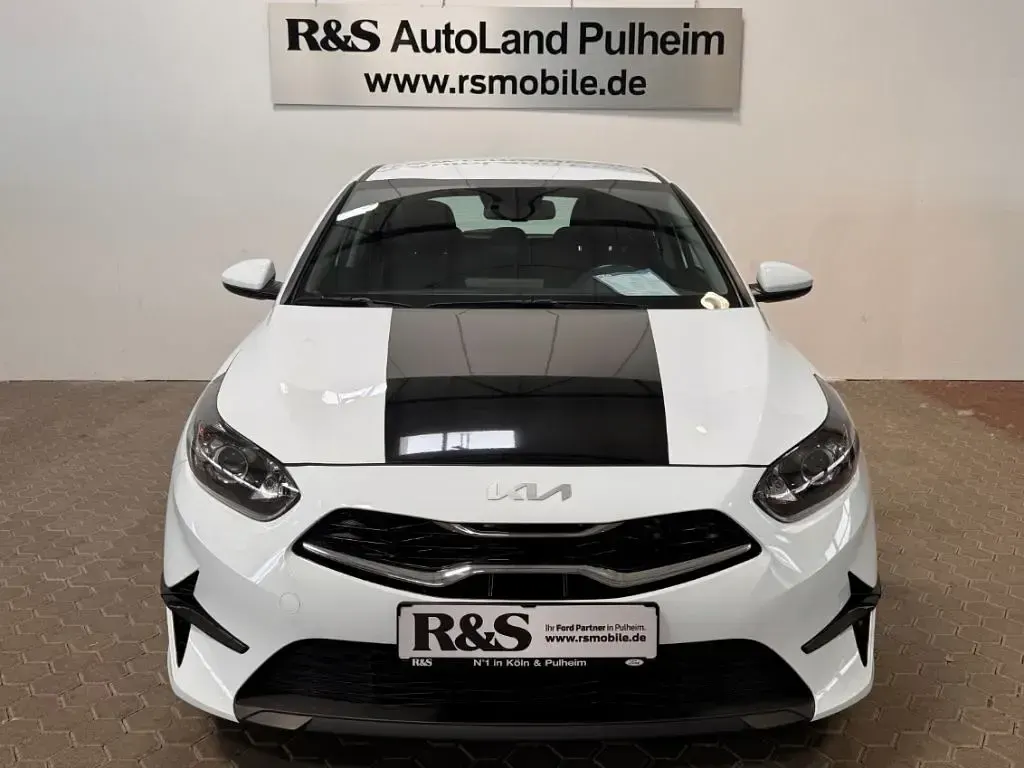 Gebraucht Kia Ceed Vision 101 PS (74 kW) 2022 Weiss Kleinwagen