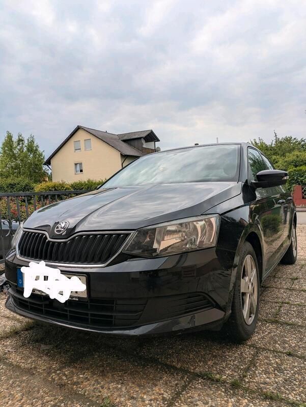 Schwarz Gebraucht 2015 Skoda Fabia Limousine | 4.500 € (Guter Preis) - Bild 1/4
