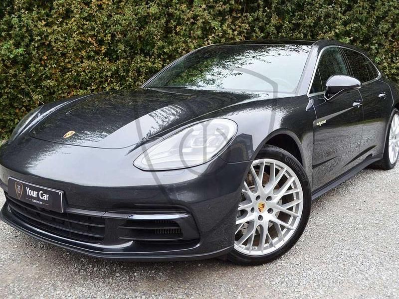 Grau Gebraucht 2018 Porsche Panamera 4 Sport Turismo Limousine | 52.999 € (Superpreis) - Bild 1/4