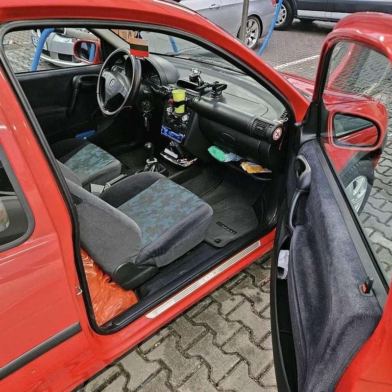 Gebraucht Opel Corsa 69 PS (50 kW) 2000 Limousine